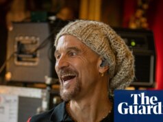 “A 18 anni facevo sesso al ritmo della musica di Brian Eno”: la playlist onesta di Tim Sales space