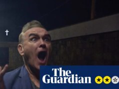 Morrissey: recensione di Make-Up Is a Lie: nostalgico, sentimentale e noioso, è l’ombra di ciò che period una volta