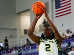 Il miglior SG Caleb Holt si impegna in Arizona