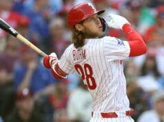 Les accuse de l’avoir fraudé: Alec Bohm poursuit ses genitori pour plusieurs million