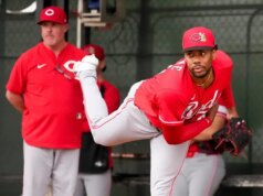 L’asso dei Reds Hunter Greene si sottoporrà a risonanza magnetica per rigidità del gomito destro