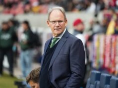 Sirene alla ricerca di punti durante il viaggio verso St. Louis Metropolis