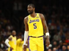 Deandre Ayton (ginocchio) dei Lakers lascia la partita contro i Nuggets