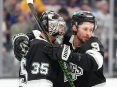 I Kings lavorano per riscaldarsi contro i Canadiens in visita