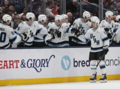 Il Mammut tenace tenta di mantenere la concentrazione contro i Blackhawk vacillanti