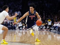 Dopo un primo tempo serrato, il numero 2 dell’Arizona supera il Colorado