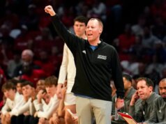 UMass cavalca il rally in ritardo, consegnando a Miami (Ohio) la prima sconfitta