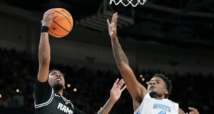 Il numero 11 della VCU si raduna da 19 in giù per forzare l’OT, battendo il numero 6 della Carolina del Nord