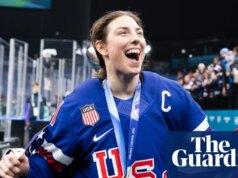 Hilary Knight ha vinto l’oro olimpico nell’hockey su ghiaccio con il legamento crociato anteriore strappato: “Non vado in giro tra i migliori”