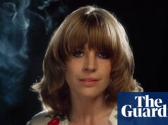“All’inizio non riusciva a staccarsi dall’ossigeno abbastanza a lungo”: il movie che regala a Marianne Faithfull un’ultima emozionante interpretazione