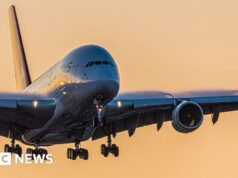 Le rotte di volo si sono ridotte mentre il conflitto iraniano chiude più spazio aereo