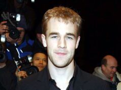 La moglie di James Van Der Beek rende omaggio al suo primo compleanno dalla sua morte