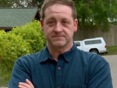 Il “fidanzato di 90 giorni” Eric Rosenbrook evita la prigione in un procedimento penale durante la lotta all’autopsia