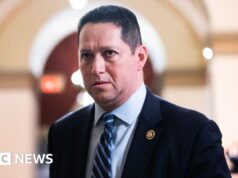 Il parlamentare del Texas ammette “errore di giudizio” nella relazione con l’aiutante