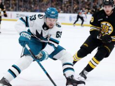 Gli Sharks fanno un colpo di mano al CH prima del duello a pari merito