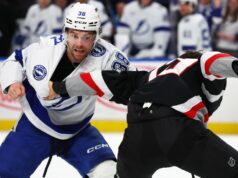 Brandon Hagel dei Lightning è stato multato di 5.000 dollari dalla NHL per il suo ruolo nella rissa contro Sabres