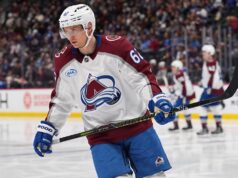 Lehkonen degli Avalanche subisce un infortunio alla parte superiore del corpo contro i Kings