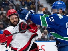 I Canucks mostrano “più lotta” in una sconfitta ravvicinata contro gli Hurricanes