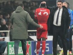 Il canadese Alphonso Davies si è infortunato nella partita di Champions League del Bayern