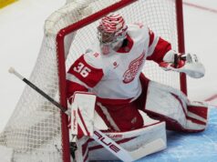 Il portiere dei Purple Wings John Gibson si è infortunato contro i Predators