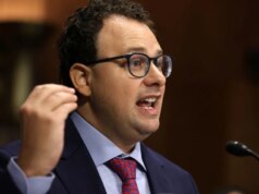 Nessuno ha un buon piano su come le aziende di intelligenza artificiale dovrebbero collaborare con il governo