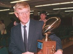Lou Holtz, leggendario allenatore di Notre Dame, morto a 89 anni