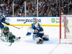 Maloney segna ai supplementari, Goldeneyes in vantaggio