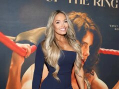 L’icona della WWE Trish Stratus, 50 anni, è felice di essere ancora “la tua prima cotta”