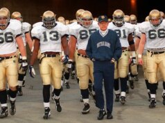 È morto all’età di 89 anni Lou Holtz, ex allenatore di soccer del Notre Dame