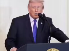 Dopo aver “risolto” otto guerre, Trump rilascia dieci interviste per spiegare l’inizio della nona guerra: ho preso Khamenei prima che lui prendesse me