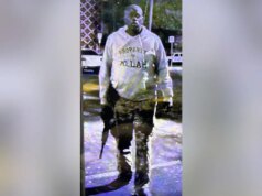 Il video del campanello mostra il sospettato di una sparatoria di massa advert Austin che lascia l’appartamento prima di una furia mortale