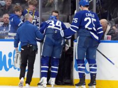 Matthews dei Maple Leafs dovrà fare una risonanza magnetica al ginocchio dopo il colpo di Gudas