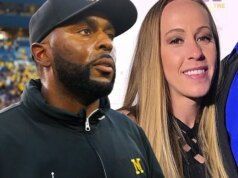 Sherrone Moore, la moglie arriva mano nella mano in tribunale per l’udienza probatoria