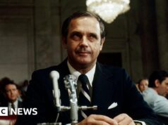 È morto all’età di 99 anni Alexander Butterfield, che rivelò le registrazioni del Watergate di Nixon