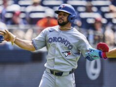 Jonatan Clase brilla mentre i Blue Jays giocano il pareggio contro i Tigers nell’allenamento primaverile