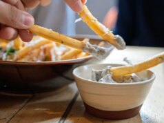 1 americano su 5 ammette di intrufolarsi nelle proprie salse mentre la tendenza dei ristoranti caldi diventa virale