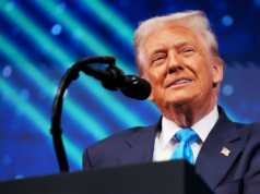 Jimmy Kimmel scherza sul fatto che Trump dovrebbe lasciargli ospitare la cena dei corrispondenti della Casa Bianca per “pensare agli ascolti”