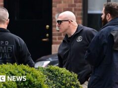 Due uomini accusati di reati terroristici dopo aver lanciato una bomba artigianale fuori dalla casa del sindaco di New York