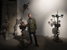 L’artista del Glastonbury Pageant svela una mostra di opere realizzate con materiali spazzatura