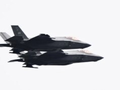 Gli Stati Uniti fanno decollare aerei da combattimento per rintracciare 2 aerei da guerra russi che volano vicino allo spazio aereo americano