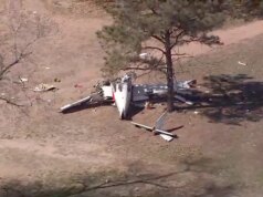 L’atterraggio d’emergenza finisce in tragedia: l’aereo precipita su un campo da golf nel New Mexico