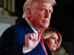 Il Dipartimento di Giustizia si propone di abbandonare la difesa degli ordini esecutivi di Trump che prendono di mira gli studi legali