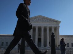 La Corte Suprema valuterà la battaglia legale sul divieto federale delle armi per i tossicodipendenti