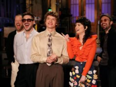 Le stelle dell’hockey statunitense scherzano "Rivalità accesa" e Trump invita a continuare "SNL"