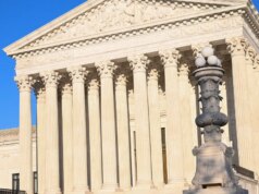 La Corte Suprema sembra disposta advert allentare la legge che vieta ai consumatori di marijuana di possedere armi