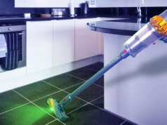 Guarda la polvere che ti sei perso con questo aspirapolvere Dyson a guida laser, ora con uno sconto di $ 260