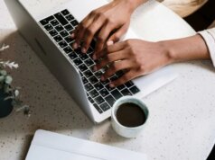 Questo pacchetto Microsoft da $ 50 fa sembrare nuovo il tuo vecchio laptop