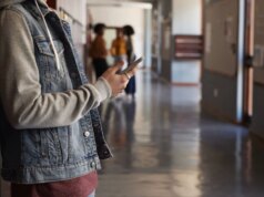 Usa una pistola: i chatbot con intelligenza artificiale aiutano le persone a pianificare la violenza, afferma il rapporto