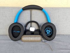 Indossavo gli altoparlanti per cuffie ridicolmente grandi di JLab. Ho ancora così tante domande!