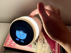 Può una sveglia da 250 dollari spezzare la mia abitudine di scorrere il destino? Ho dormito accanto al Dreamie per un mese per scoprirlo.